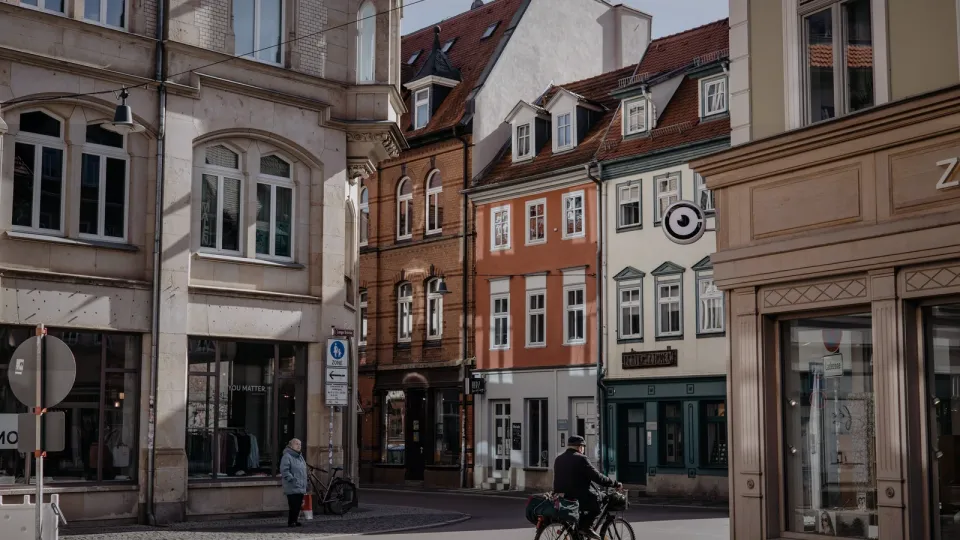 Historische Straßenszene in Erfurt als Titelbild für den Vergleich der besten Hausverwaltungen in Erfurt