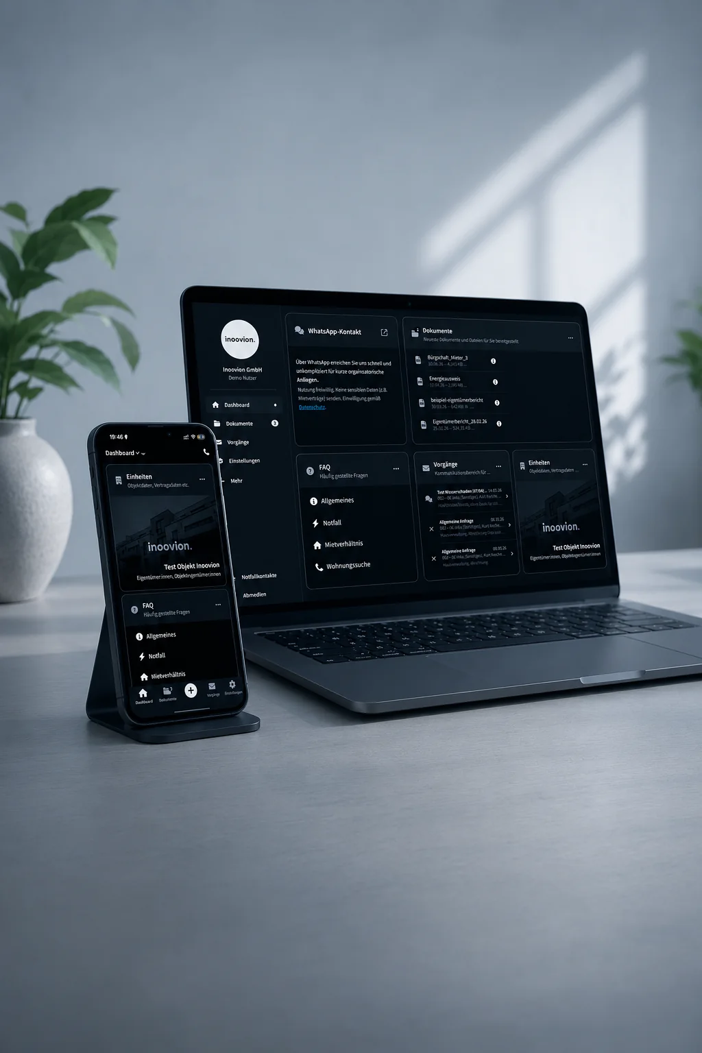 Eigentümerportal und Mieterportal von Inoovion auf Laptop und Smartphone